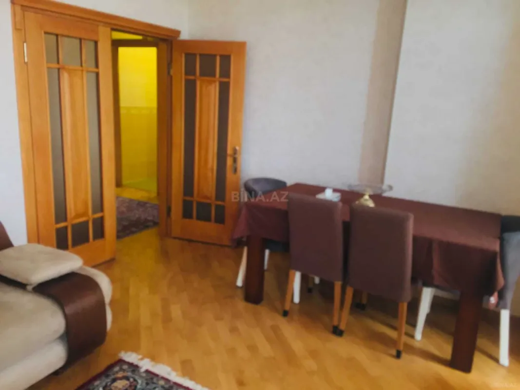 Kirayə verilir 2 otaqlı mənzil 65 m²