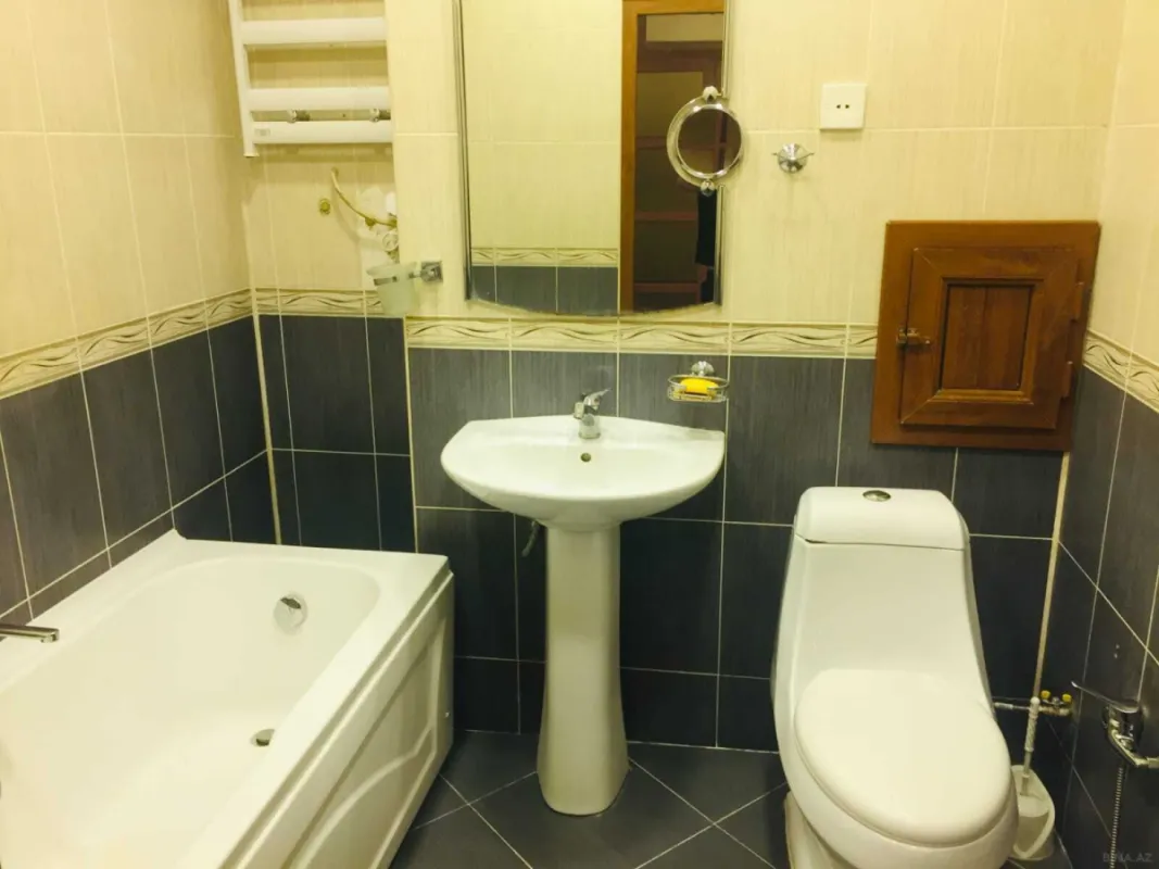 Kirayə verilir 2 otaqlı mənzil 65 m²