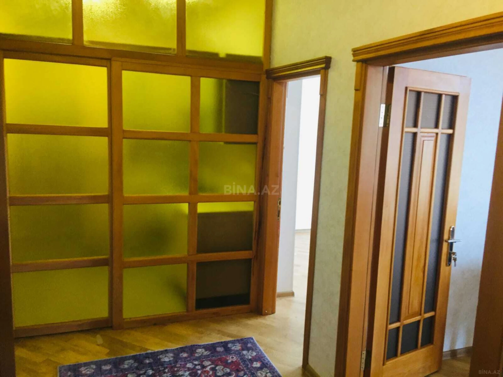 Kirayə verilir 2 otaqlı mənzil 65 m²