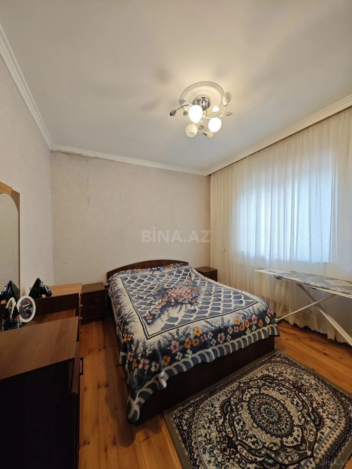Satılır 5 otaqlı həyət evi 180 m²