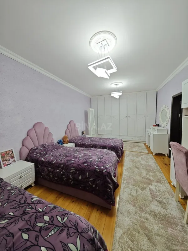 Satılır 5 otaqlı həyət evi 180 m²