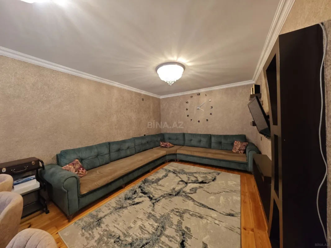 Satılır 5 otaqlı həyət evi 180 m²
