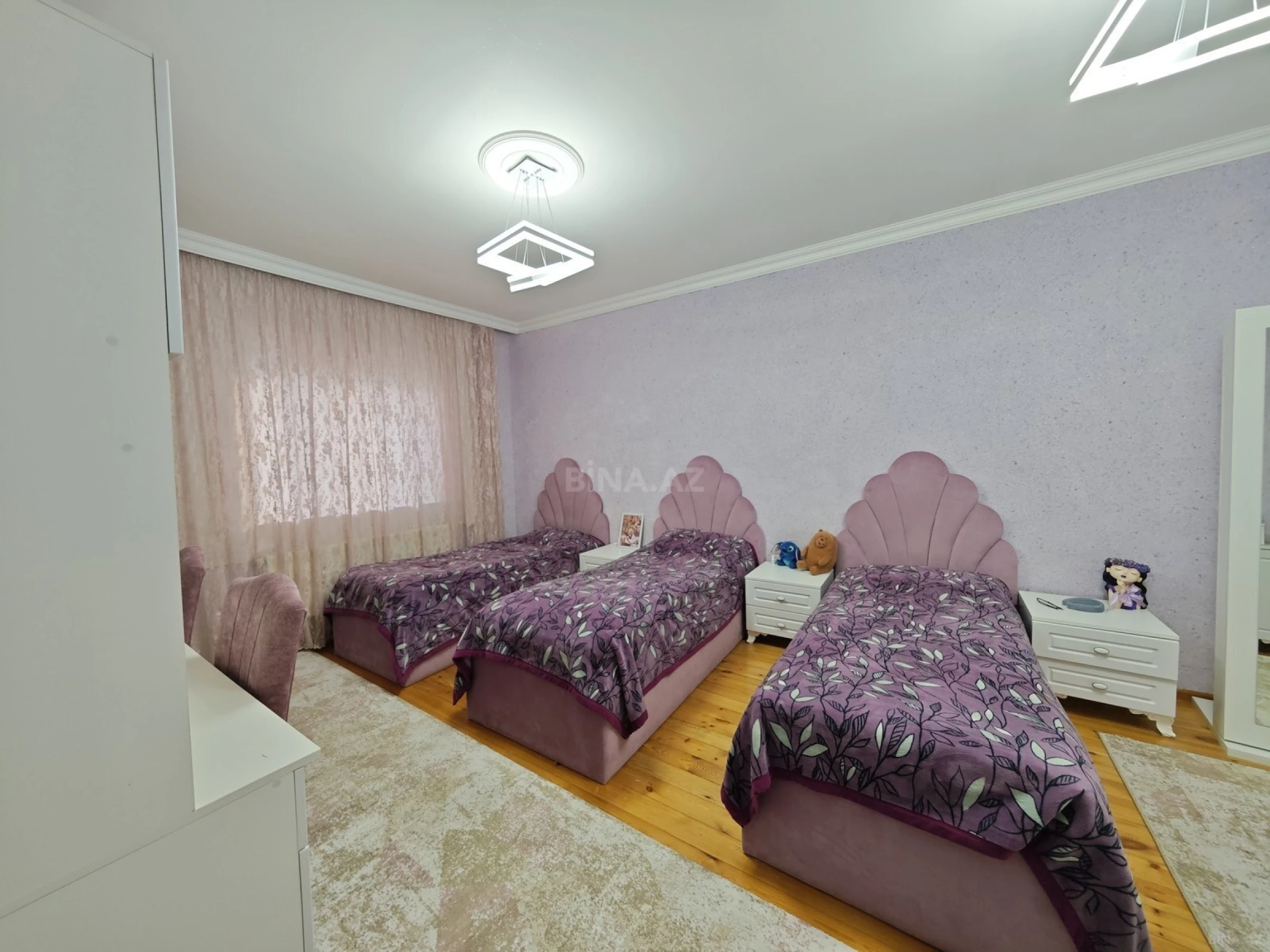 Satılır 5 otaqlı həyət evi 180 m²