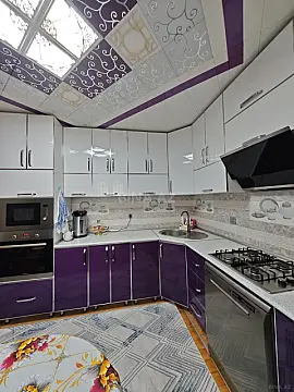 Satılır 5 otaqlı həyət evi 180 m²