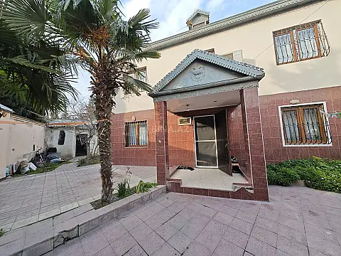 Satılır 5 otaqlı həyət evi 180 m²