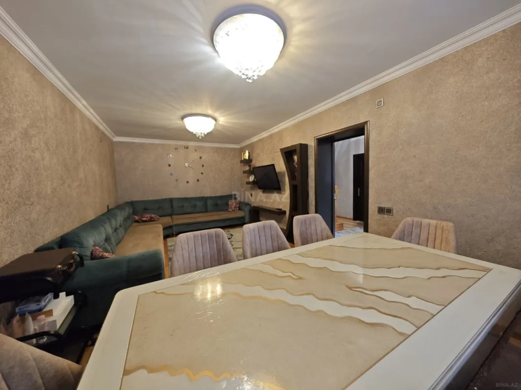 Satılır 5 otaqlı həyət evi 180 m²