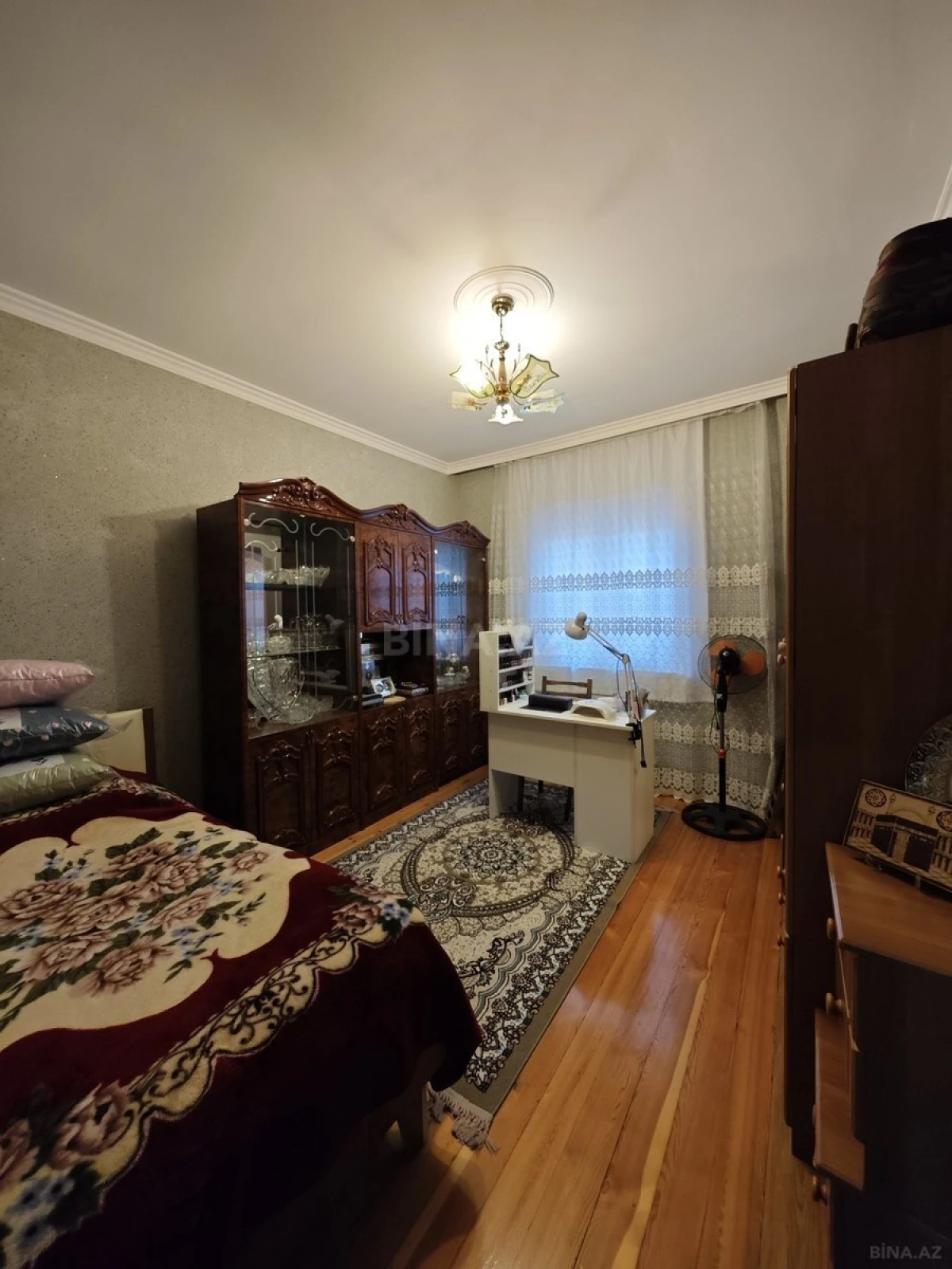 Satılır 5 otaqlı həyət evi 180 m²