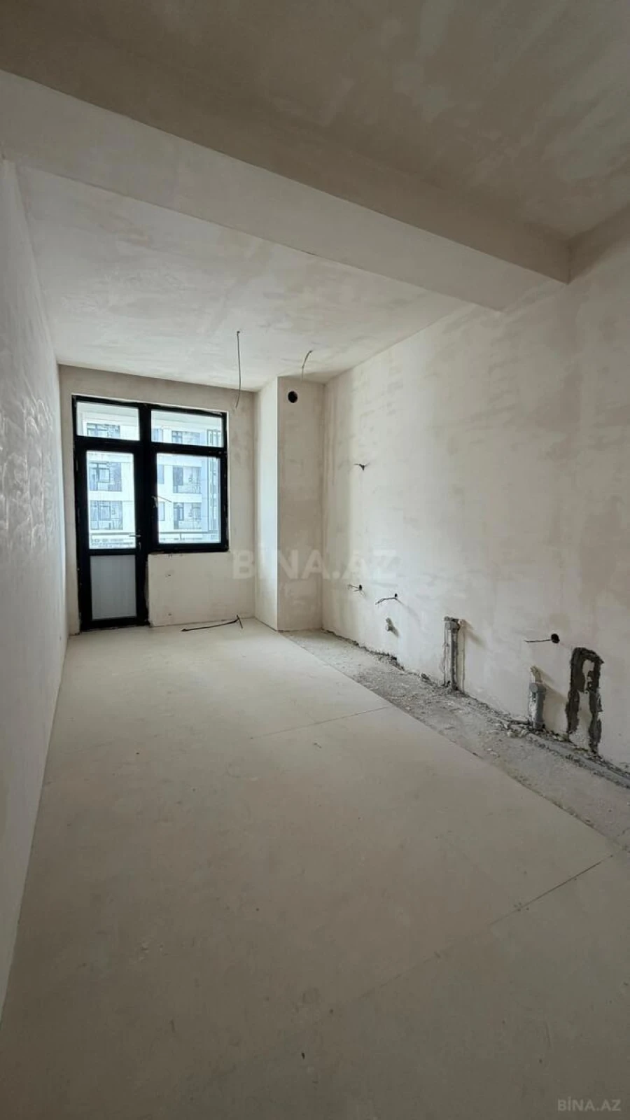 Satılır 4 otaqlı mənzil 151 m²