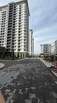 Satılır 4 otaqlı mənzil 151 m²