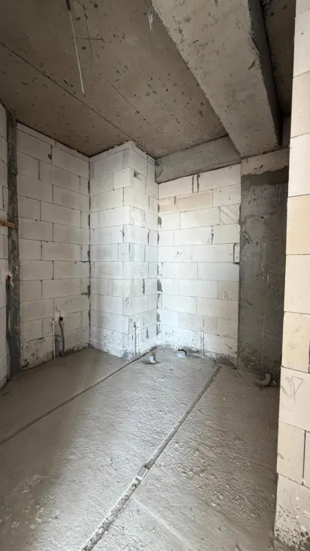 Satılır 4 otaqlı mənzil 151 m²