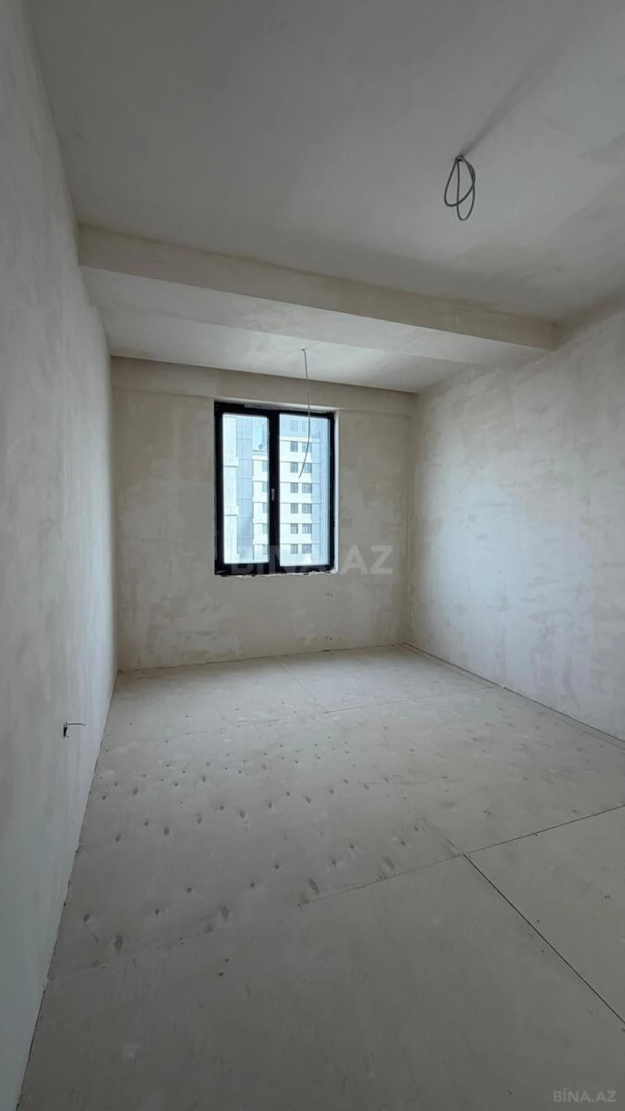 Satılır 4 otaqlı mənzil 151 m²