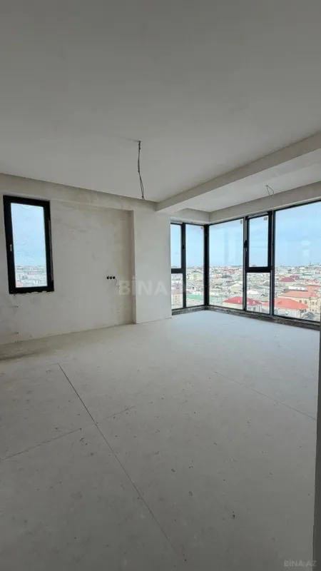 Satılır 4 otaqlı mənzil 151 m²