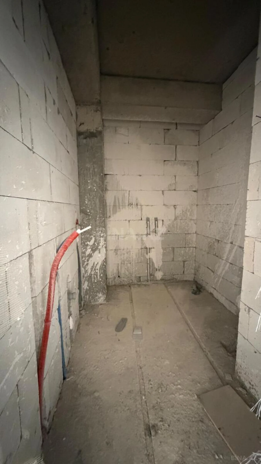 Satılır 4 otaqlı mənzil 151 m²