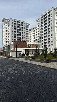 Satılır 4 otaqlı mənzil 151 m²