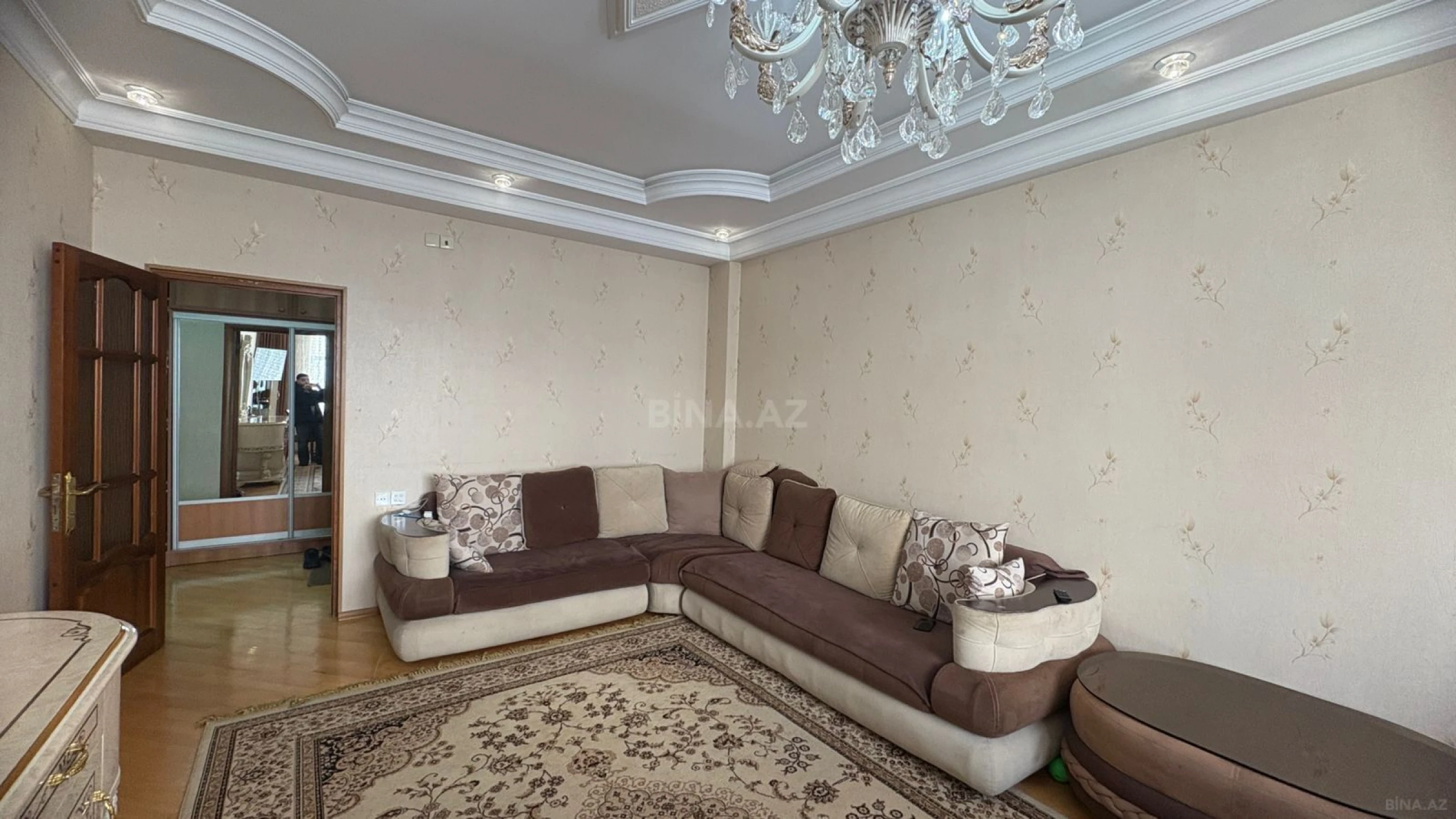 Satılır 3 otaqlı mənzil 127 m²
