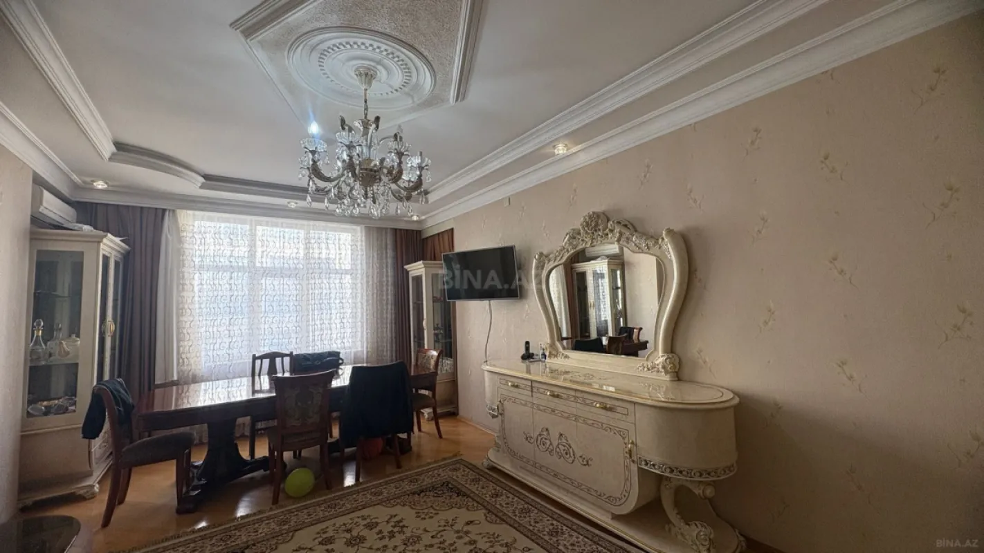 Satılır 3 otaqlı mənzil 127 m²