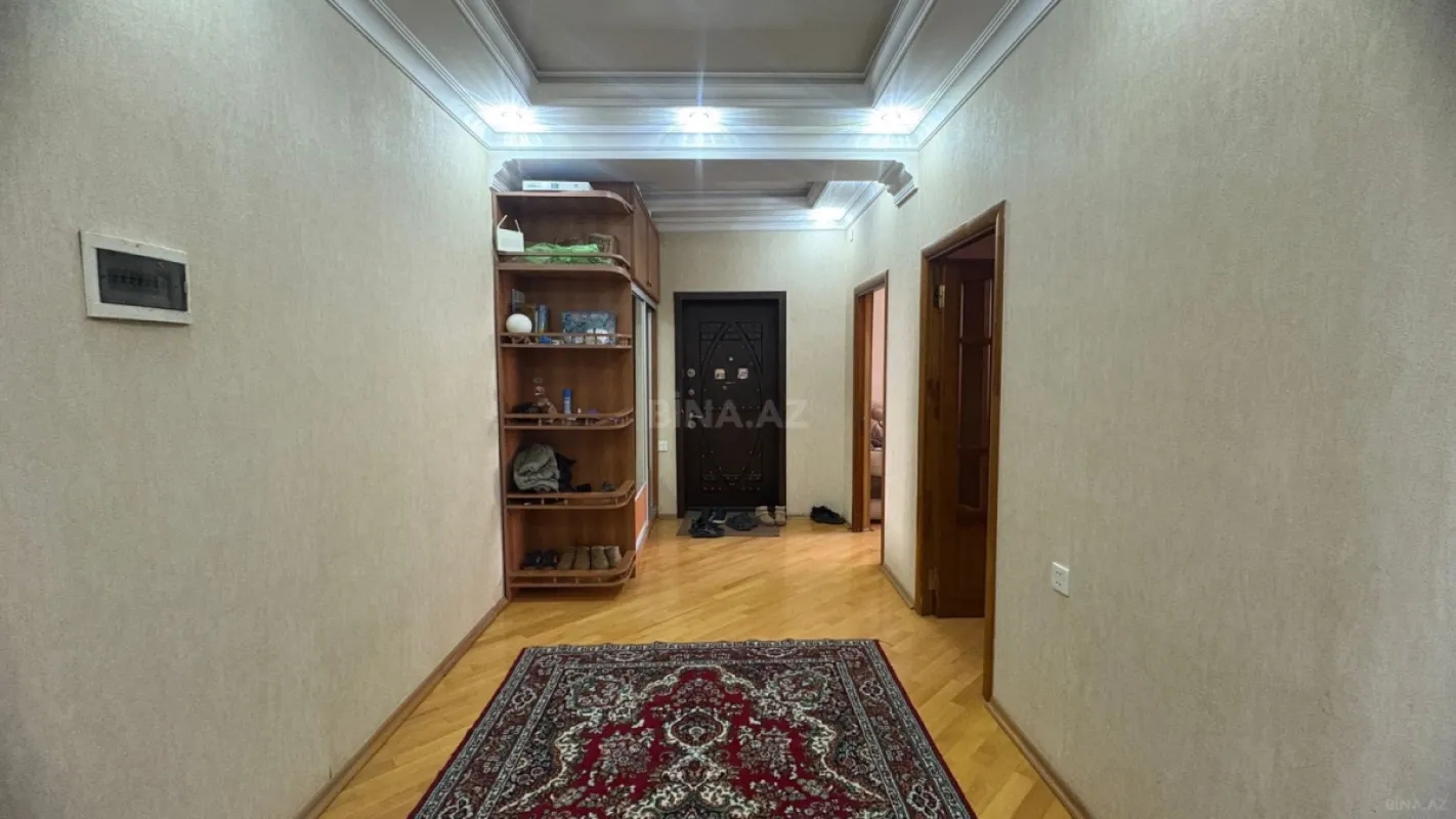 Satılır 3 otaqlı mənzil 127 m²