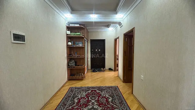 Satılır 3 otaqlı mənzil 127 m²