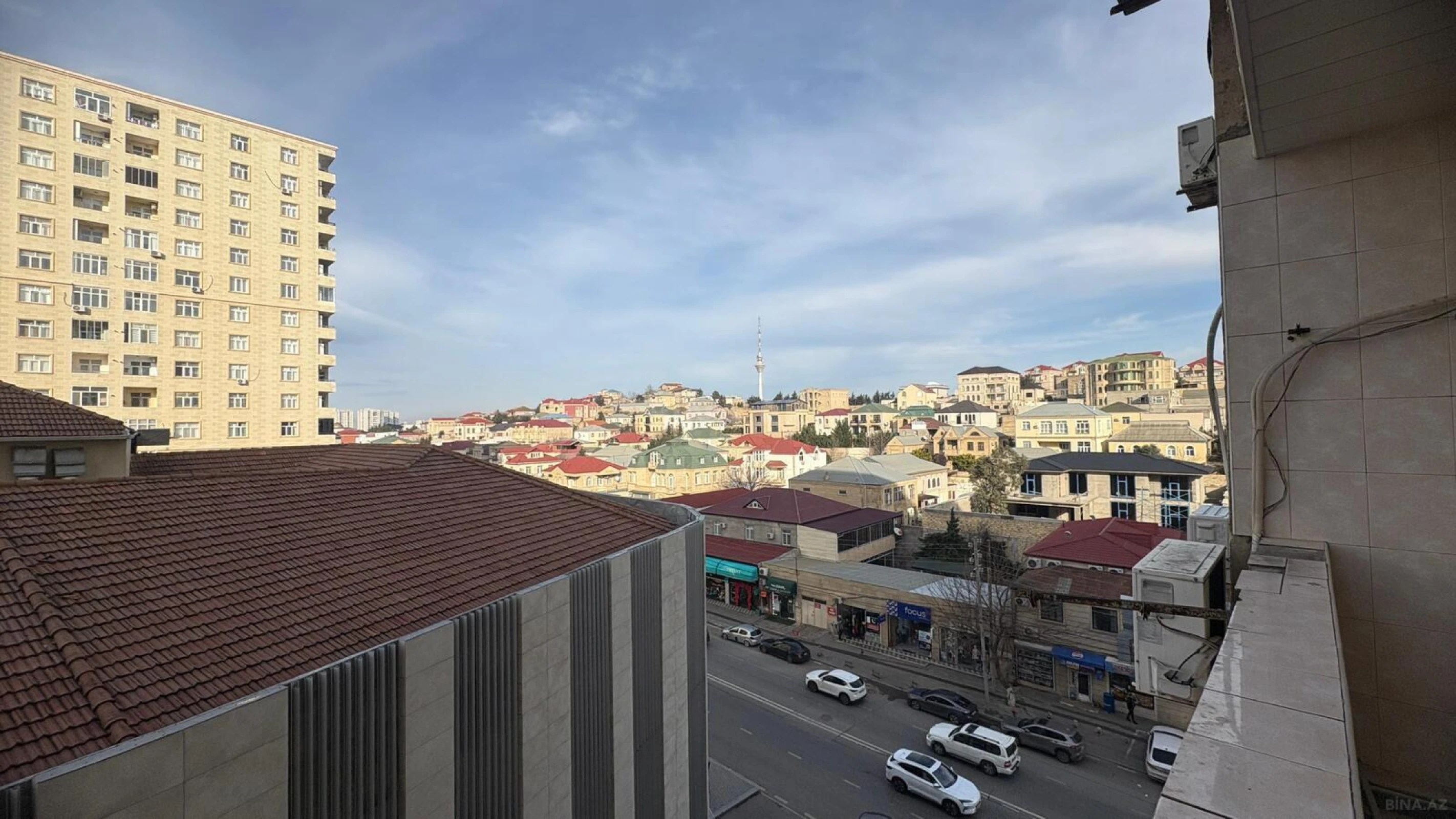 Satılır 3 otaqlı mənzil 122 m²