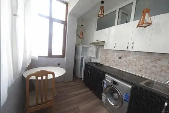 Satılır 2 otaqlı mənzil 56 m²