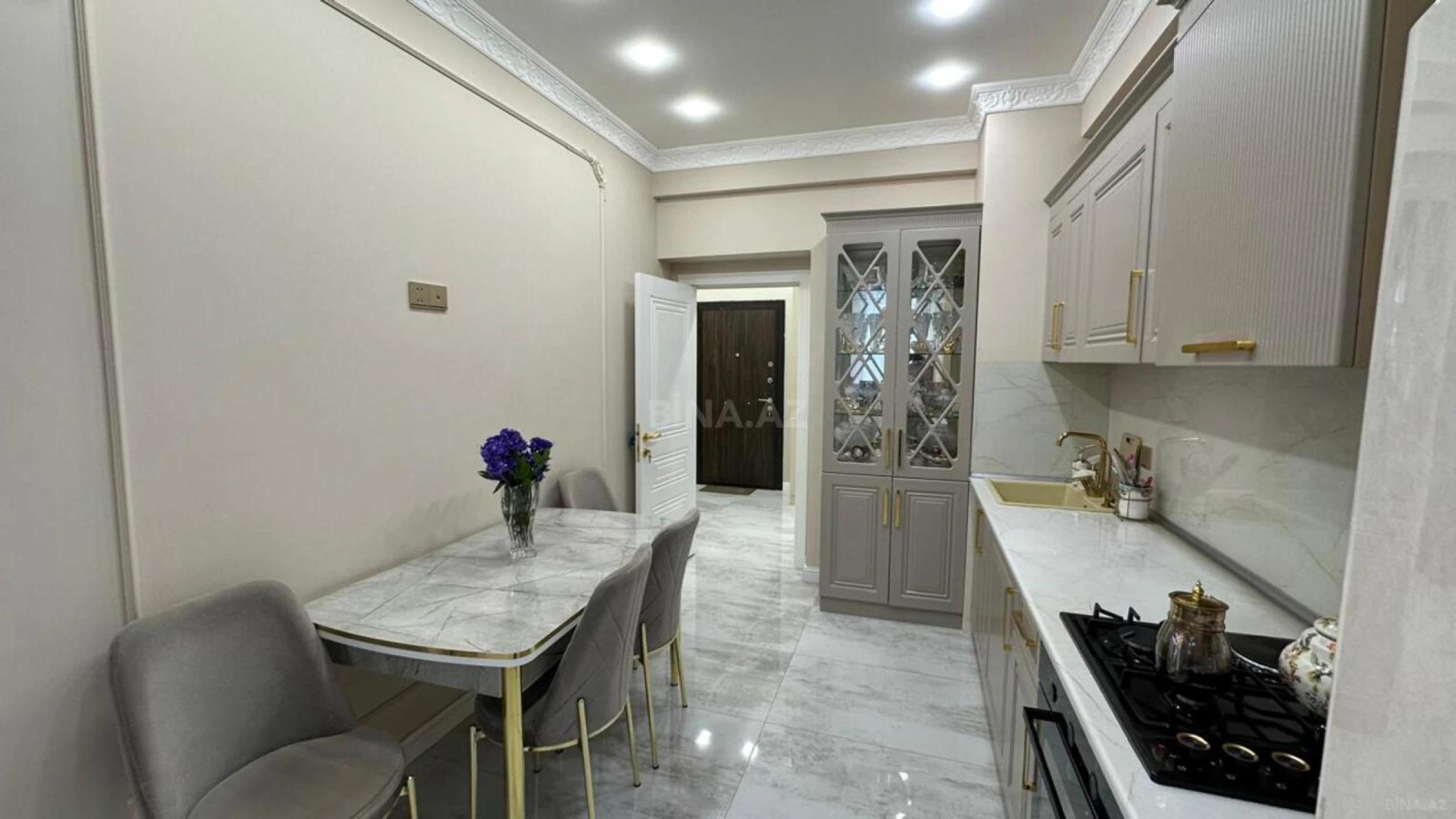 Satılır 2 otaqlı mənzil 85 m²