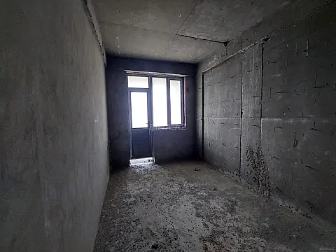 Satılır 4 otaqlı mənzil 157 m²