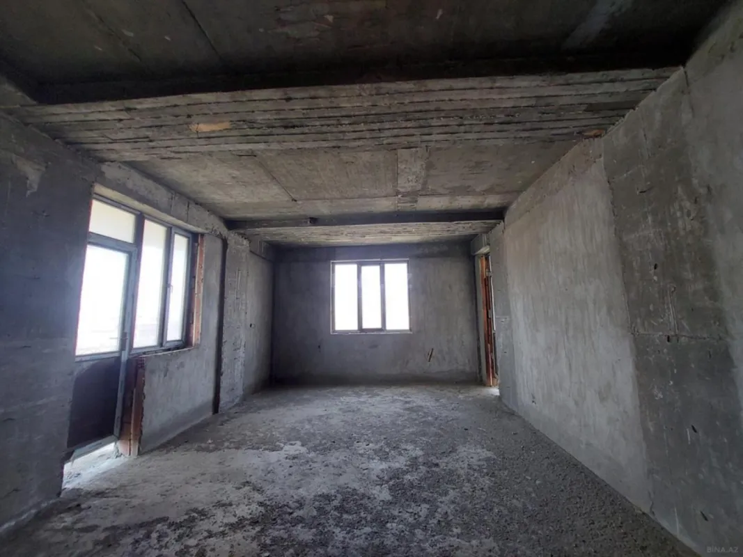 Satılır 4 otaqlı mənzil 157 m²
