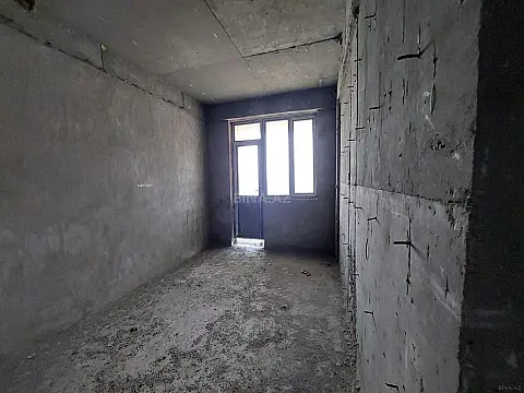 Satılır 4 otaqlı mənzil 157 m²