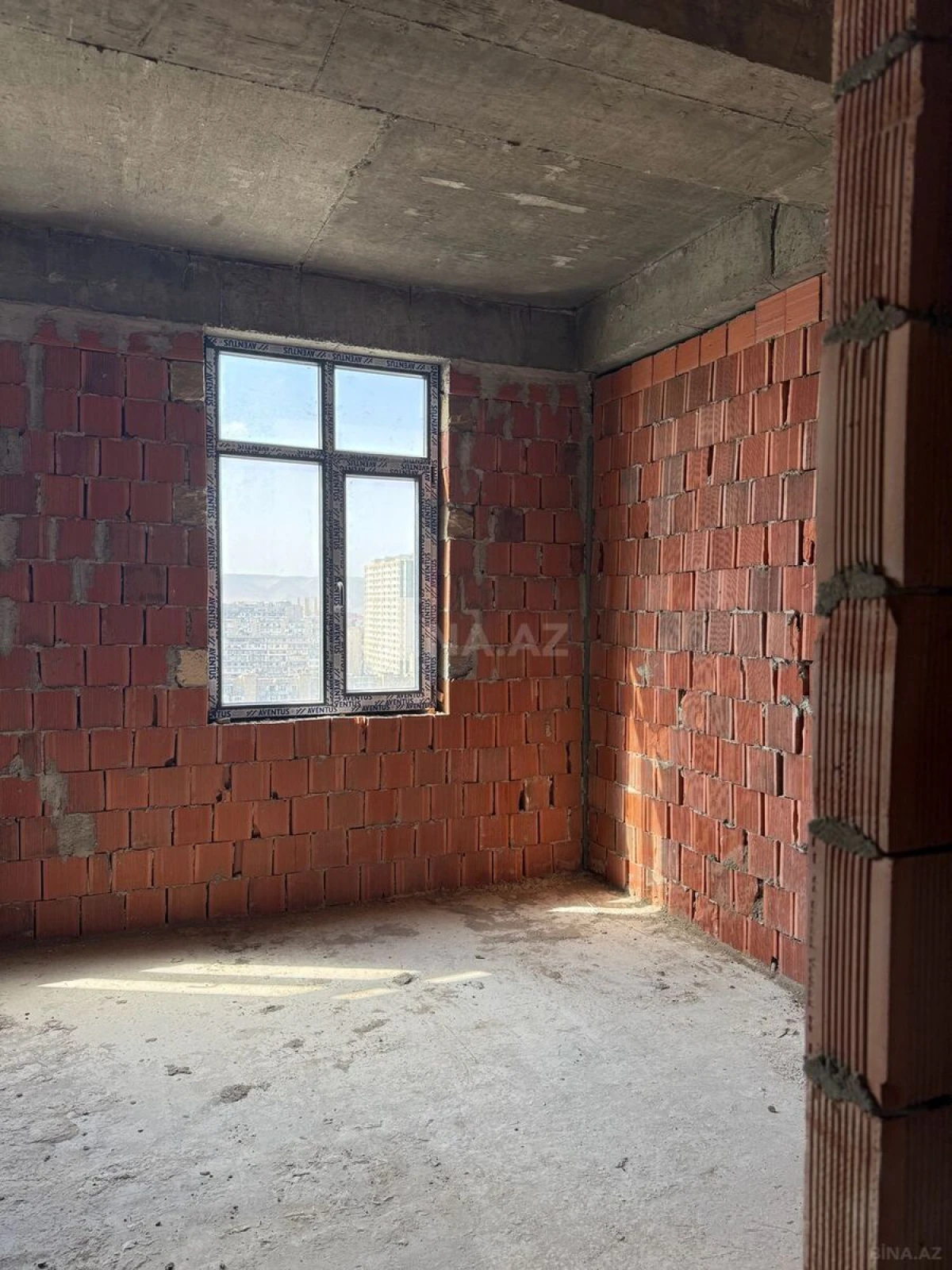 Satılır 3 otaqlı mənzil 150 m²