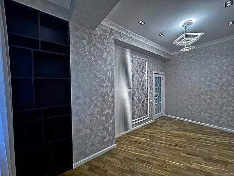 Satılır 2 otaqlı mənzil 77 m²