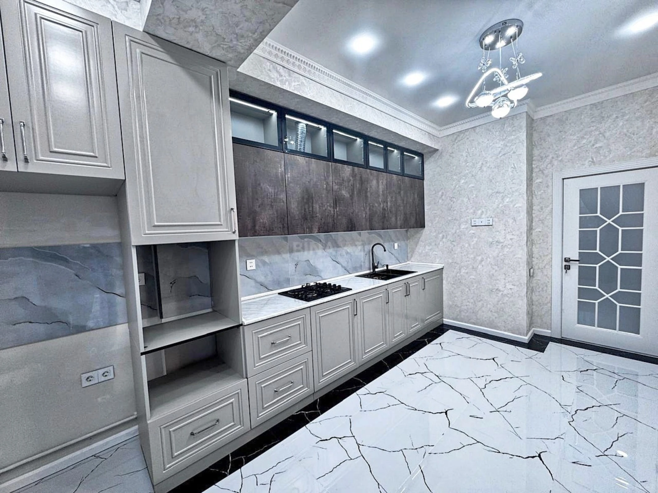 Satılır 2 otaqlı mənzil 77 m²