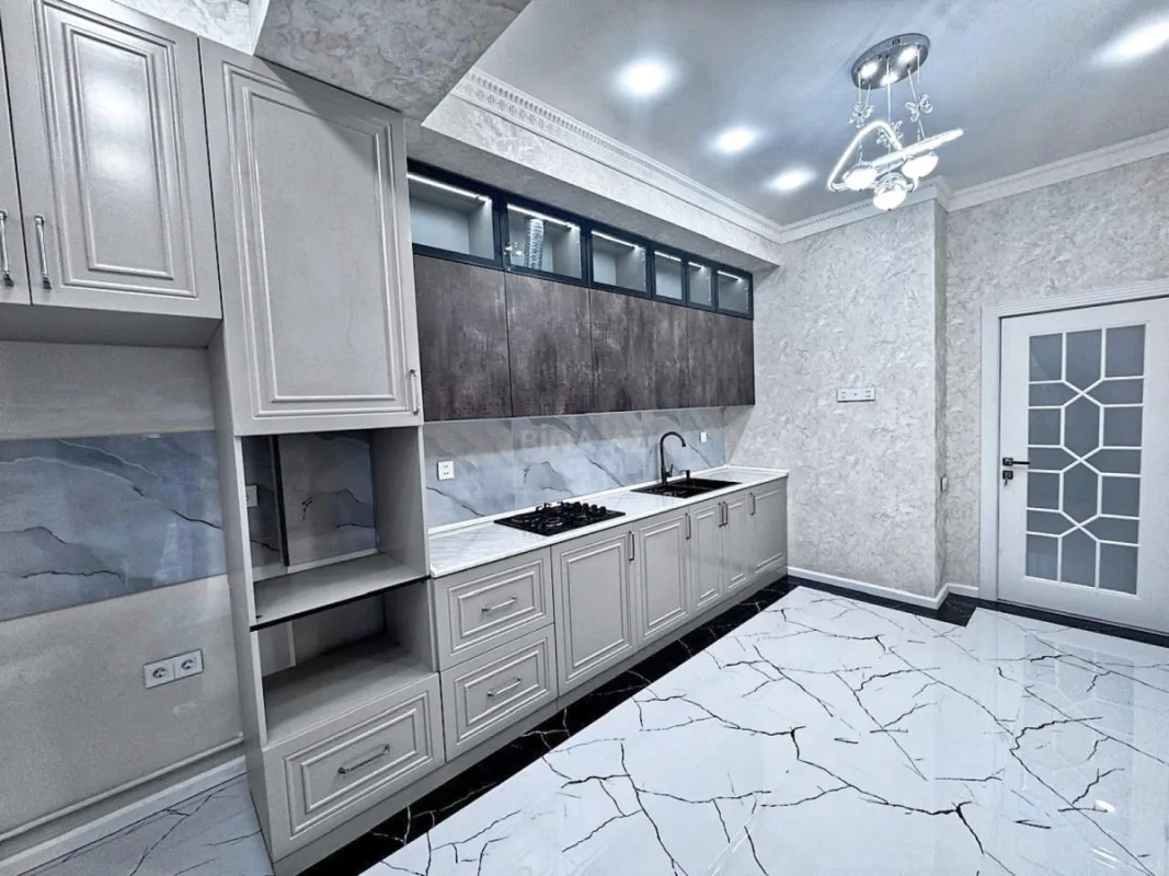 Satılır 2 otaqlı mənzil 77 m²