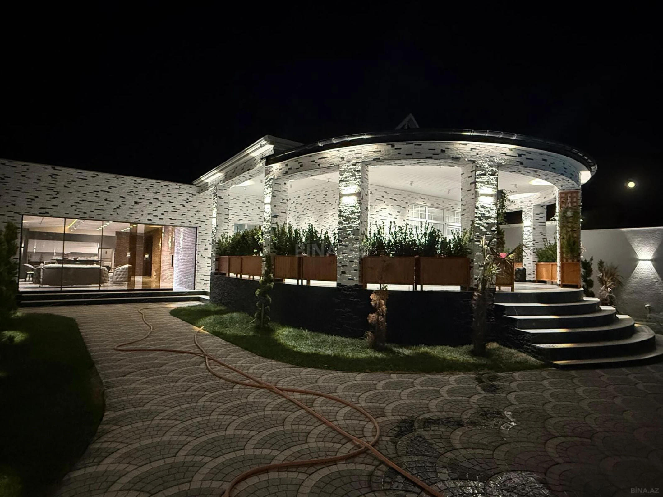 Kirayə verilir 6 otaqlı həyət evi 250 m²