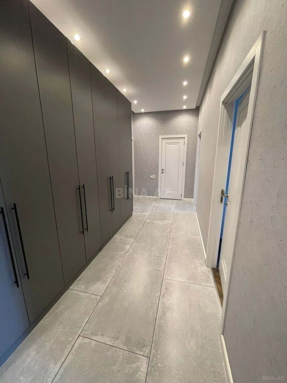 Satılır 3 otaqlı mənzil 95 m²