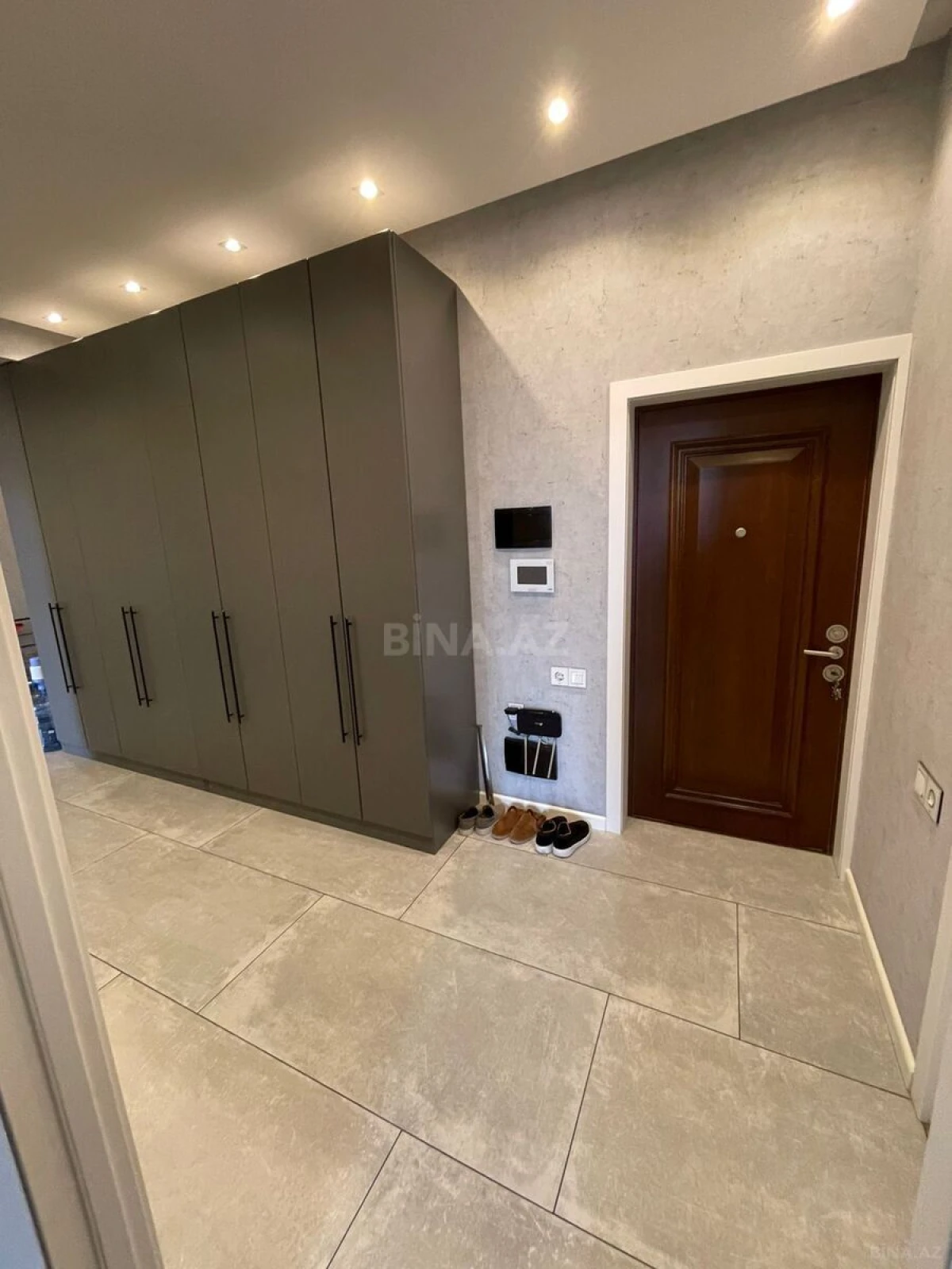 Satılır 3 otaqlı mənzil 95 m²