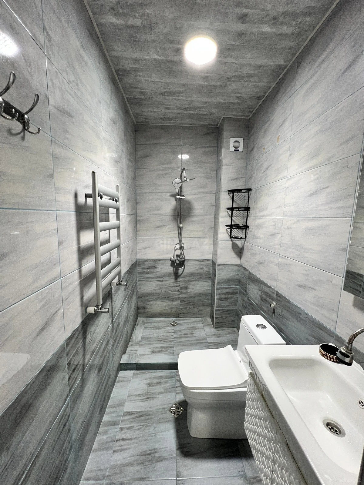 Kirayə verilir 2 otaqlı mənzil 60 m²