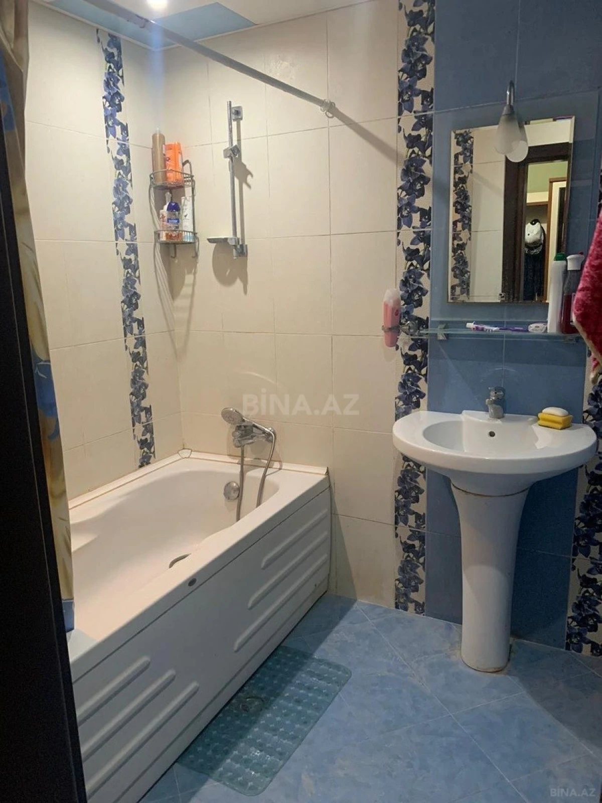 Kirayə verilir 2 otaqlı mənzil 100 m²