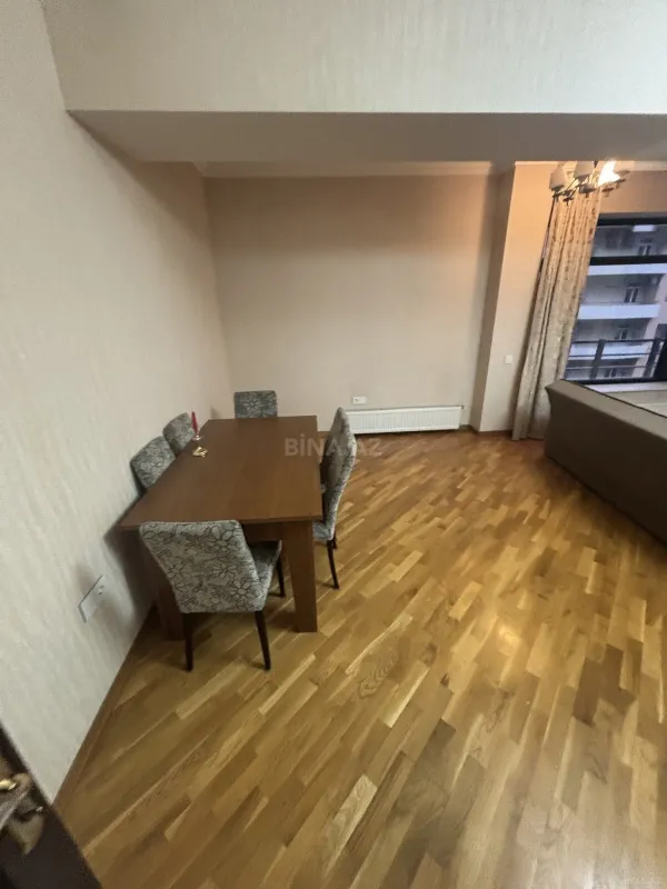 Kirayə verilir 2 otaqlı mənzil 100 m²