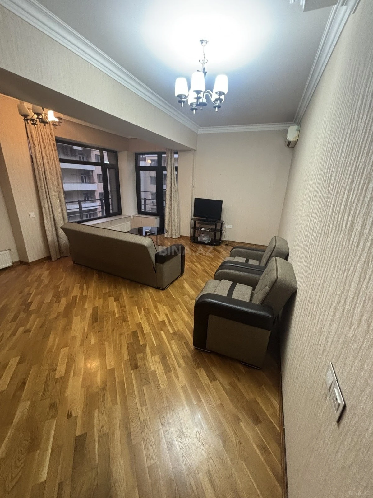 Kirayə verilir 2 otaqlı mənzil 100 m²