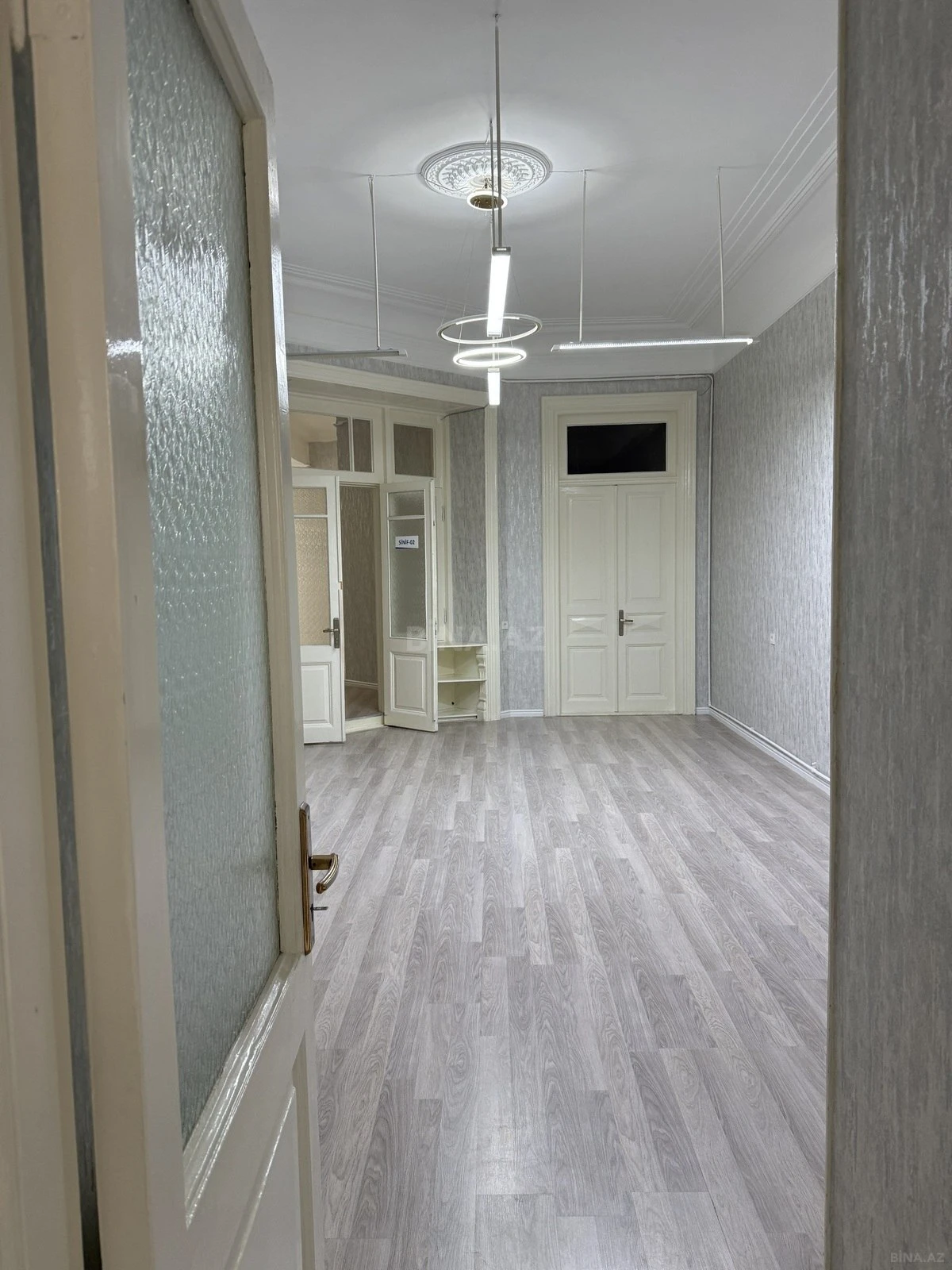Kirayə verilir 3 otaqlı mənzil 120 m²