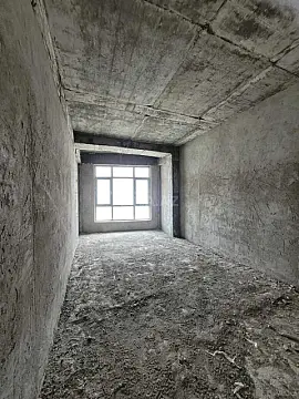 Satılır 4 otaqlı mənzil 176.5 m²