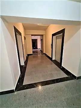 Satılır 4 otaqlı mənzil 176.5 m²
