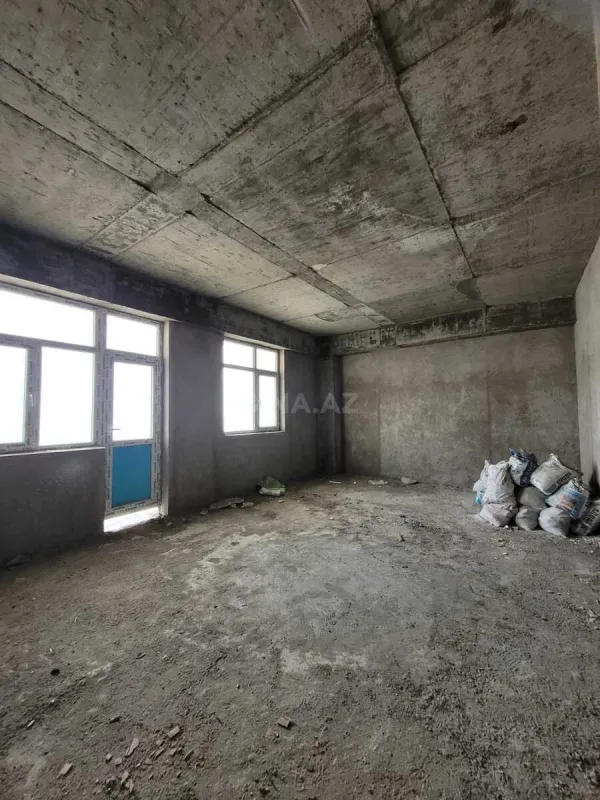 Satılır 4 otaqlı mənzil 176.5 m²