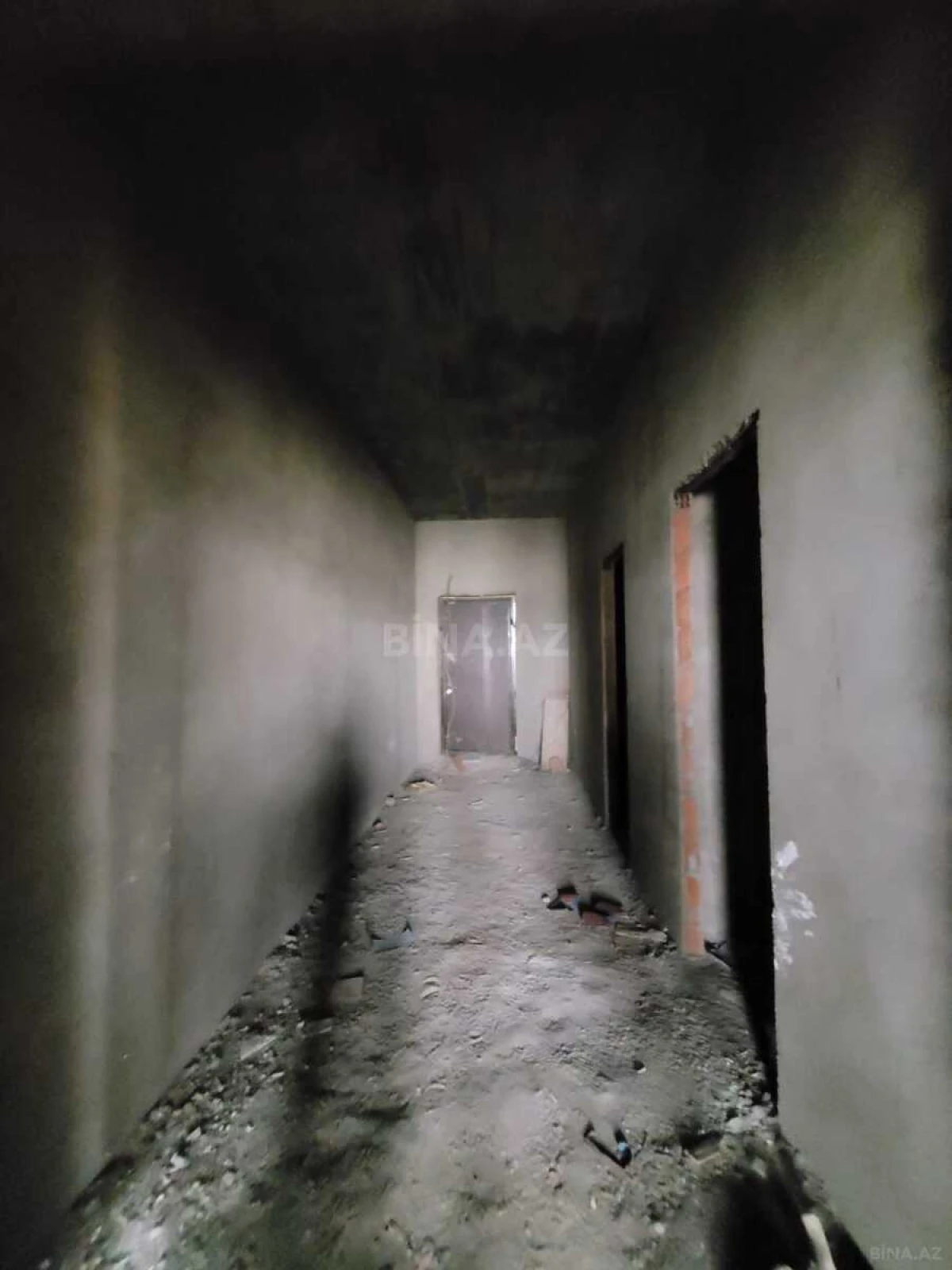 Satılır 4 otaqlı mənzil 176.5 m²