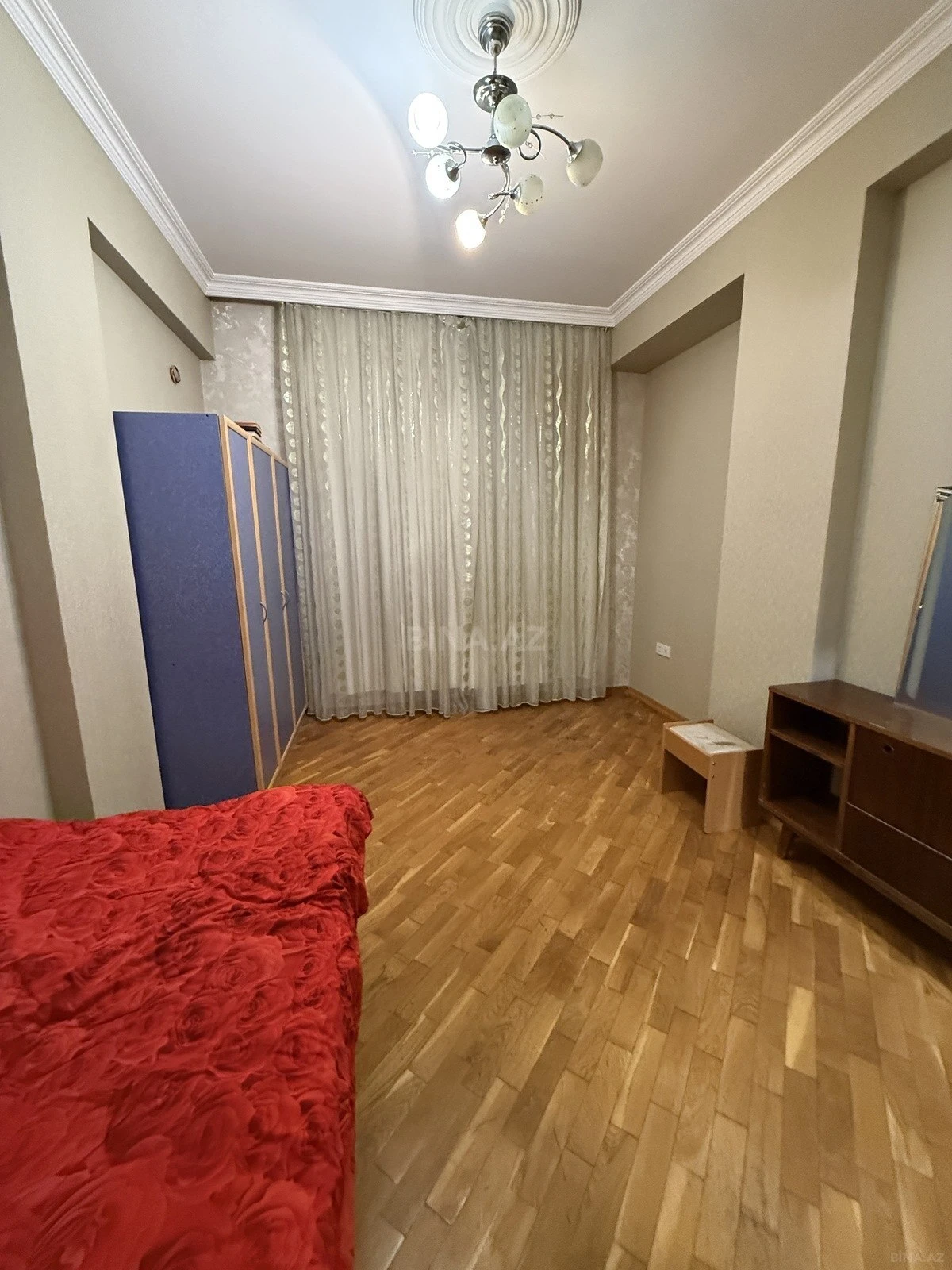 Kirayə verilir 3 otaqlı mənzil 120 m²