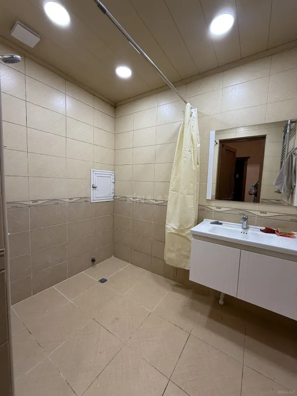 Kirayə verilir 3 otaqlı mənzil 120 m²