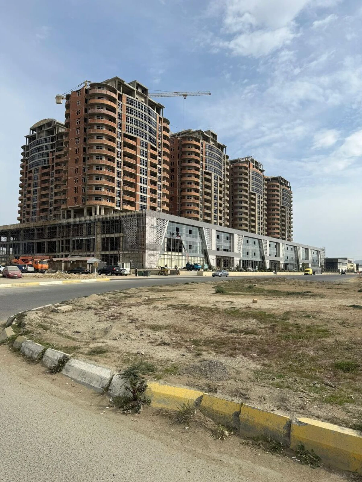 Satılır 2 otaqlı mənzil 78 m²