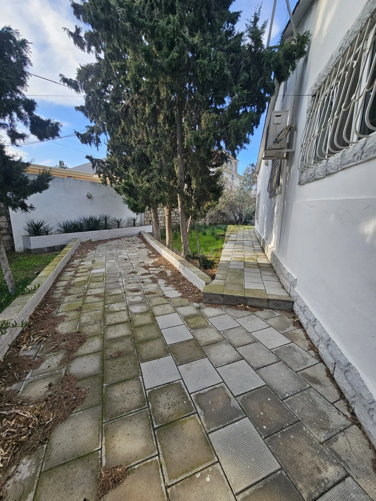 Satılır 4 otaqlı həyət evi 100 m²
