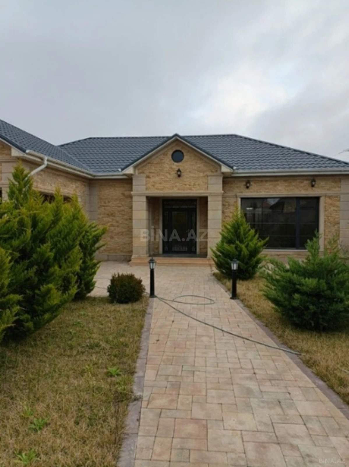 Satılır 3 otaqlı həyət evi 190 m²