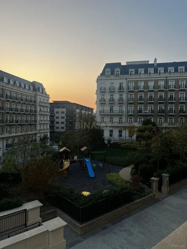 Satılır 3 otaqlı mənzil 92.7 m²